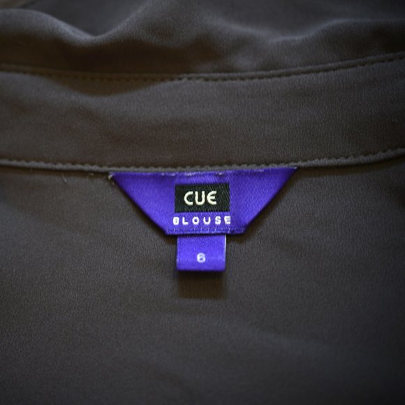 CUE - Womens button up grey blouse - Size 6 - Picture 5 of 6